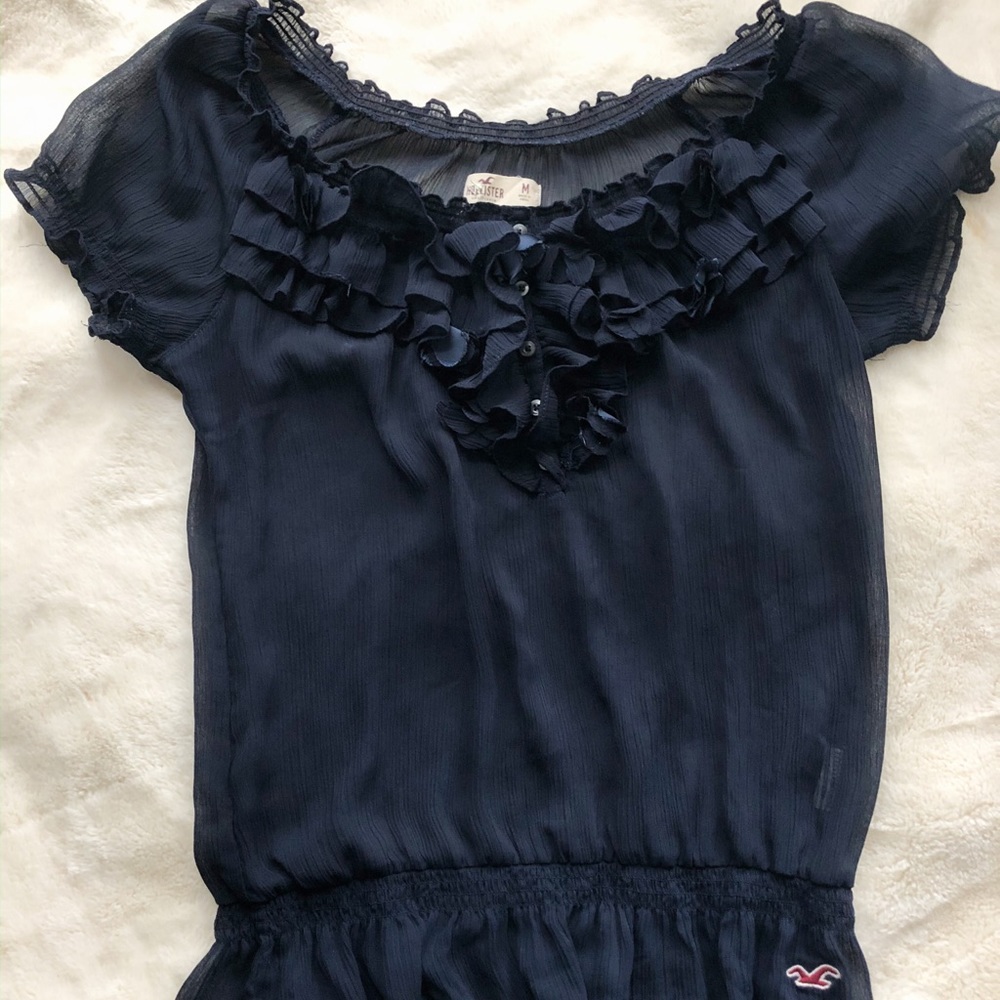 Hollister top